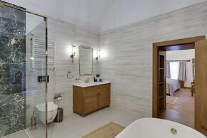 Silk Road Museum Hotel