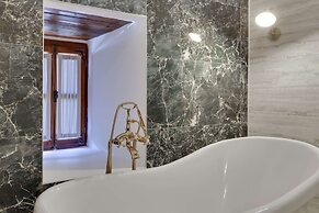 Silk Road Museum Hotel