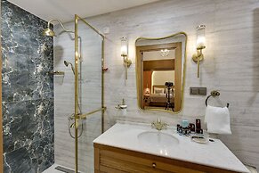 Silk Road Museum Hotel