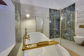 Silk Road Museum Hotel