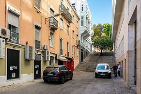 Brand new luxury apartment riverside