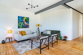 Brand new luxury apartment riverside