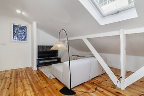 Brand new luxury apartment riverside