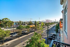 Brand new luxury apartment riverside