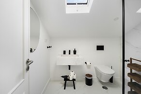 Brand new luxury apartment riverside