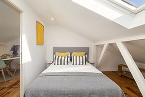 Brand new luxury apartment riverside