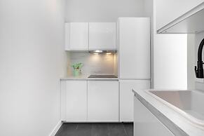 Brand new luxury apartment riverside