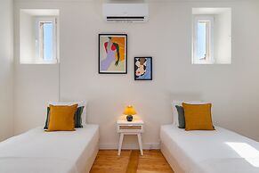 Brand new luxury apartment riverside