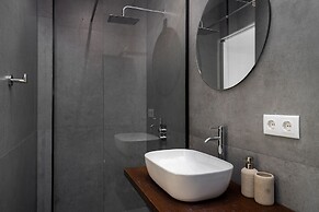 Brand new luxury apartment riverside