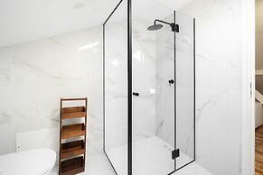 Brand new luxury apartment riverside