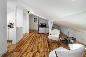 Brand new luxury apartment riverside