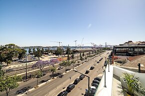 Brand new luxury apartment riverside