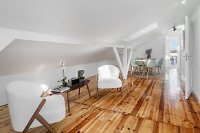 Brand new luxury apartment riverside