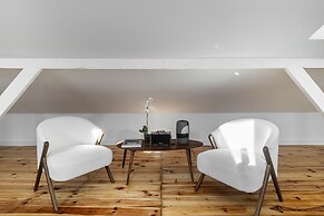 Brand new luxury apartment riverside