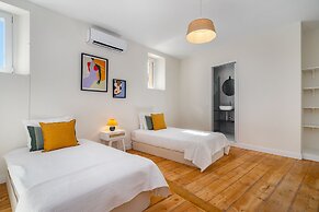 Brand new luxury apartment riverside