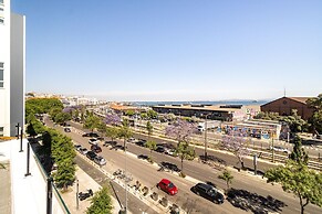 Brand new luxury apartment riverside