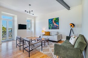 Brand new luxury apartment riverside