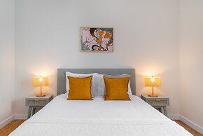 Brand new luxury apartment riverside