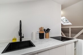 Brand new luxury apartment riverside