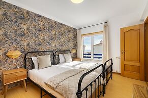 Sunset Views and Sea Breezes