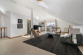 Sunset Views and Sea Breezes