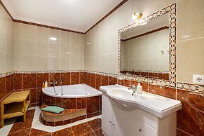 Sunset Views and Sea Breezes