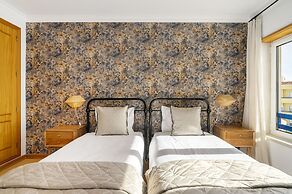 Sunset Views and Sea Breezes