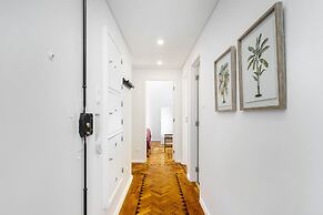 Peaceful Algés Family Home