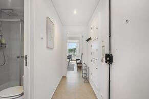 Peaceful Algés Family Home