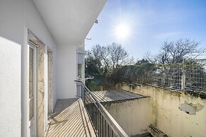 Peaceful Algés Family Home