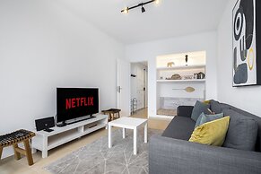 Peaceful Algés Family Home