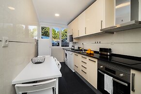 Peaceful Algés Family Home