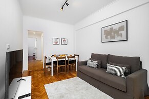 Peaceful Algés Family Home