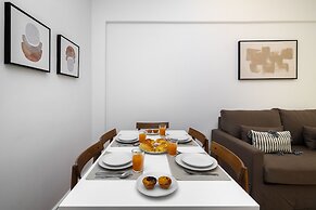 Peaceful Algés Family Home