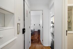 Peaceful Algés Family Home