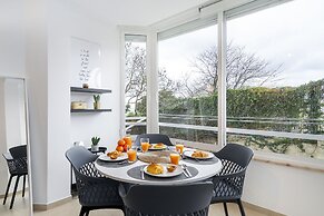 Peaceful Algés Family Home