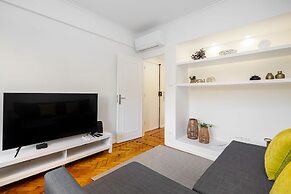 Peaceful Algés Family Home