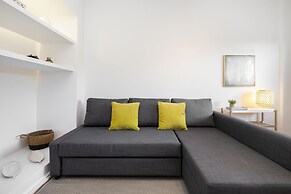 Peaceful Algés Family Home