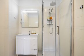 Peaceful Algés Family Home