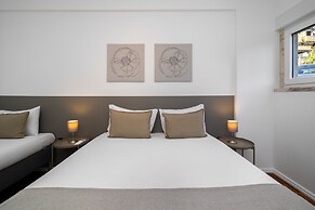 Peaceful Algés Family Home