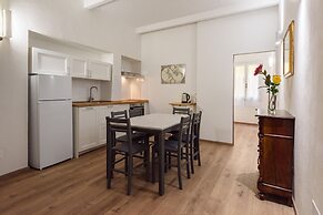 Uffizi 3 bedrooms by Mmega