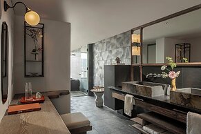 Four Seasons Hotel Osaka