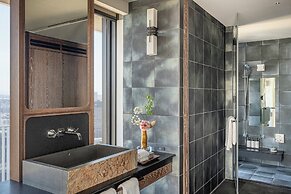 Four Seasons Hotel Osaka