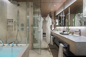 Four Seasons Hotel Osaka