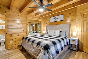 Pigeon Forge Vacation Rental w/ Private Hot Tub!