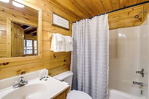 Pigeon Forge Vacation Rental w/ Private Hot Tub!