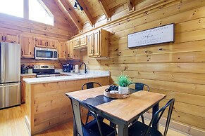 Pigeon Forge Vacation Rental w/ Private Hot Tub!