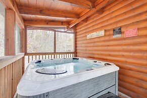 Pigeon Forge Vacation Rental w/ Private Hot Tub!
