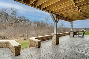 Cozy Waukesha Vacation Rental Near Nature Center!