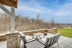 Cozy Waukesha Vacation Rental Near Nature Center!
